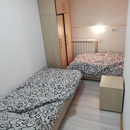 Nov-dve Spavace Sobe * Kopaonik